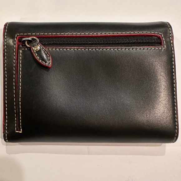 LODIS | Audrey Black Leather Red Interior Trifold Wallet - Picture 5 of 5